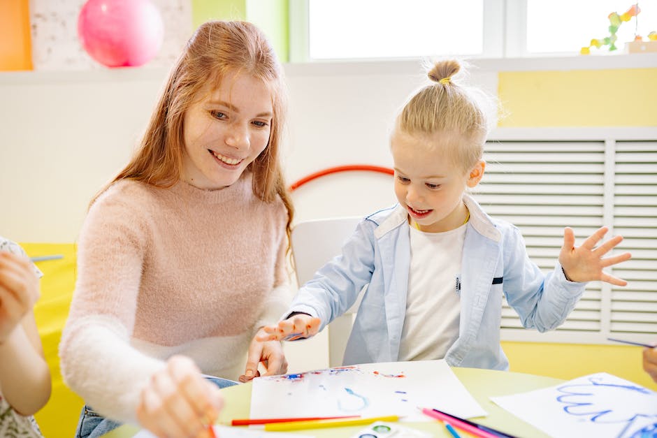 SEO-optimierter Alt-Tag zu "Schreiben einer Bewerbung für ein Praktikum im Kindergarten"
